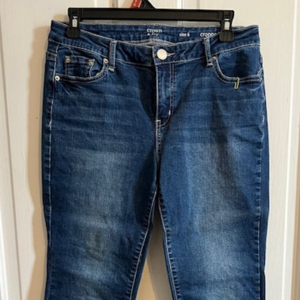Crown and Ivy Cropped Boot jeans, Size 6